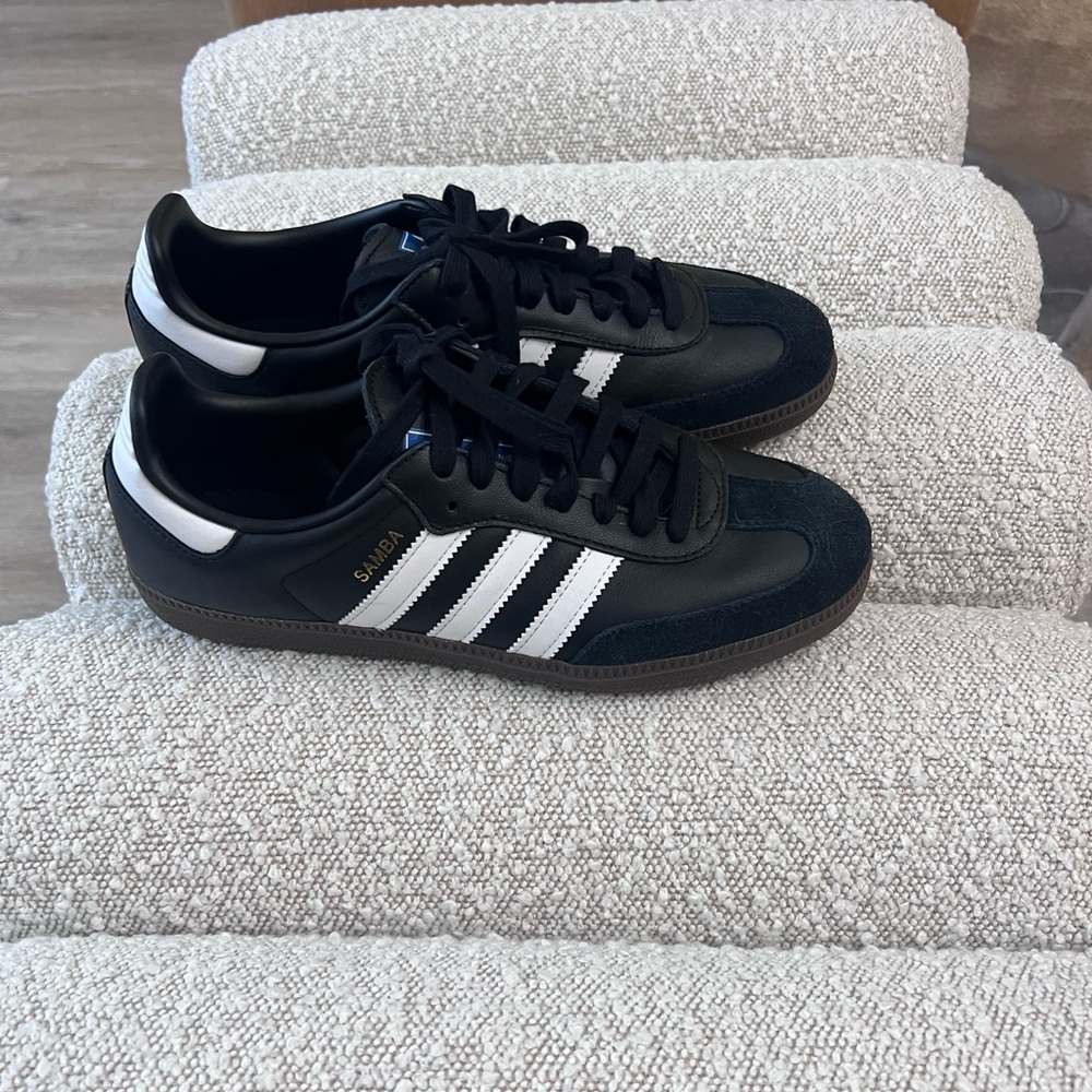 Worn once bought this in Portugal just didn’t fit